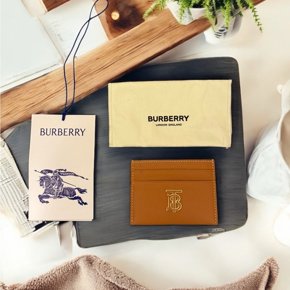 Burberry TB Leather Card Holder - NWT